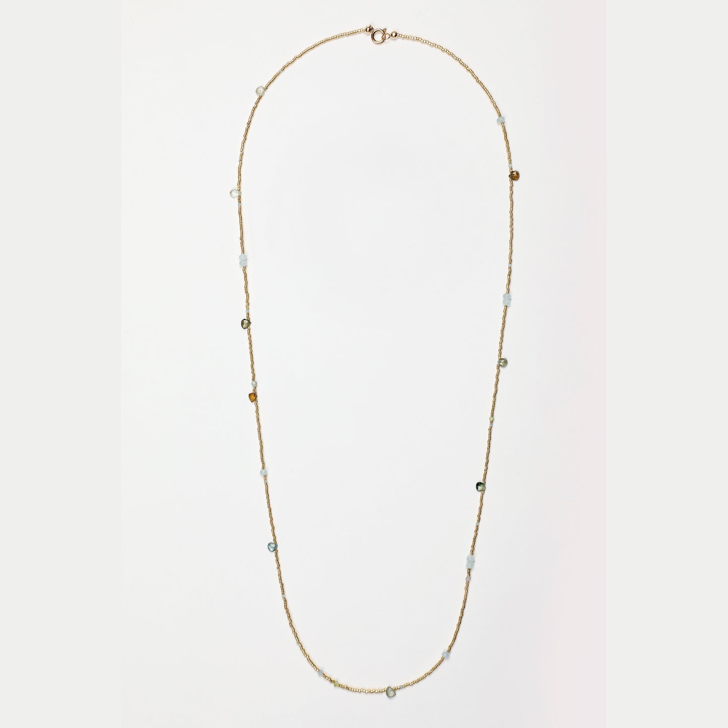 collier double tour tourmaline peridot cordelite apatite miyuki plaque or journee singuliere