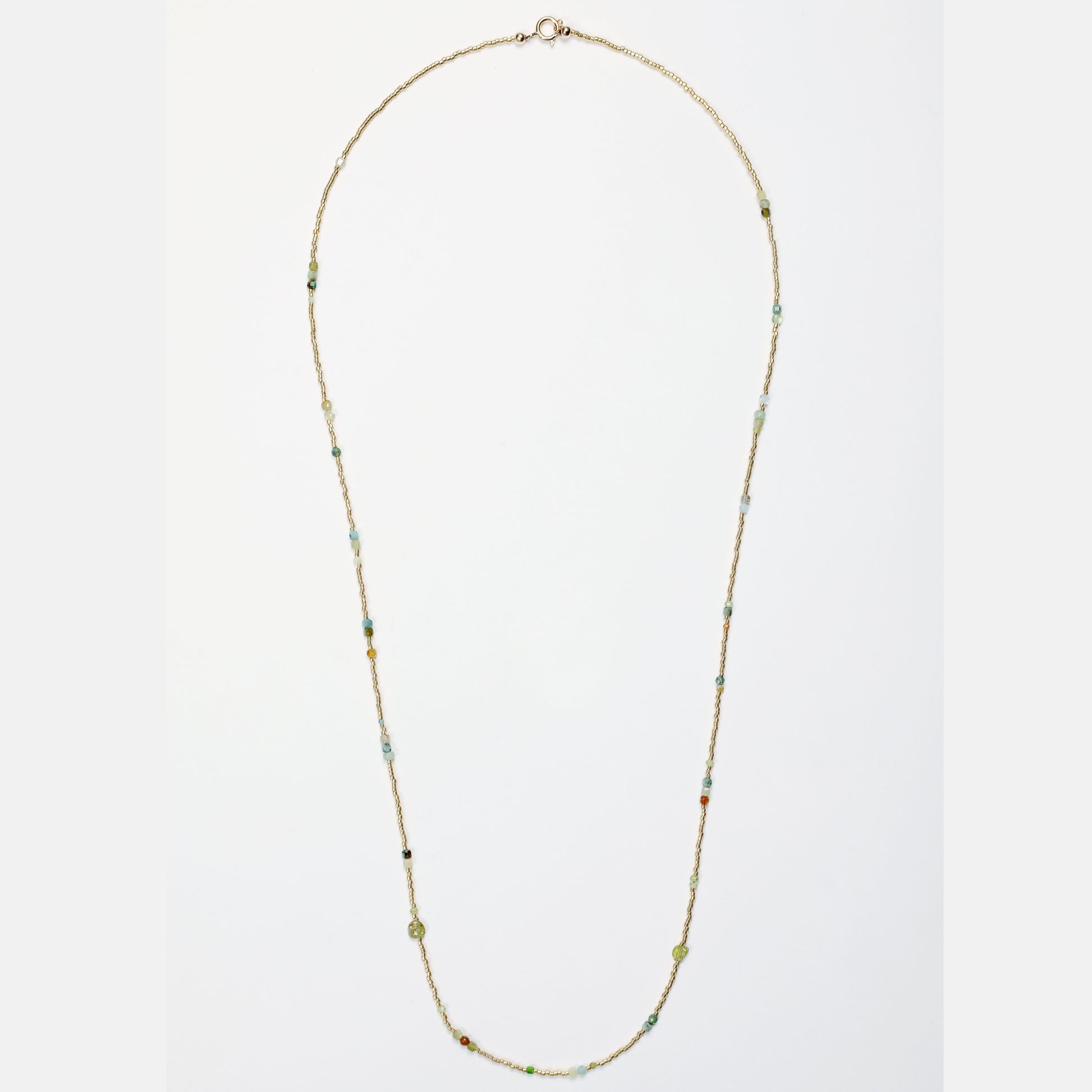 collier double tour miyuki peridot turquoise africaine grenat lie de vin fluorine tourmaline aventurine fermoir plaque or journee singuliere