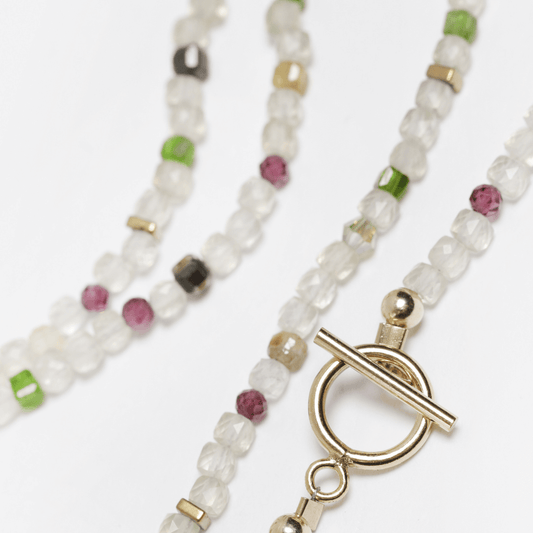 Collier ras-de-cou en pierre naturelles et semi-précieuses