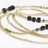 104_sautoir_diopside_petits_cristal_bleu_shungite_carre_noire_perles_japonaises_dorees_miyuki_journee_singuliere_011.jpg Sautoir en Diopside et Shungite
