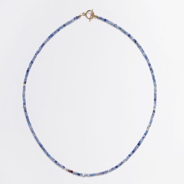 Collier ras de cou en Sodalite, Péridot, Grenat lie de vin et fermoir OT Gold-Filled