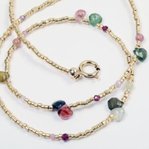 Collier ras de cou en Perles de Miyuki, Tourmaline, Fluorine, Grenat lie de vin et fermoir Gold-filled