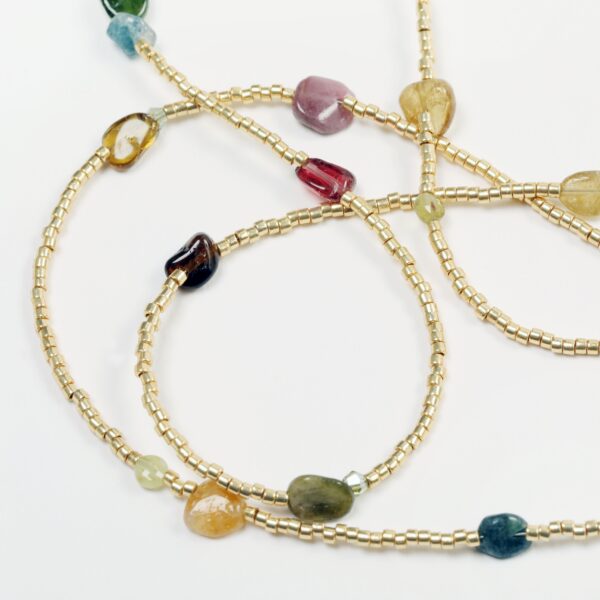 Collier double tour en Miyuki, Tourmaline, Grenat lie de vin et fermoir Gold-filled