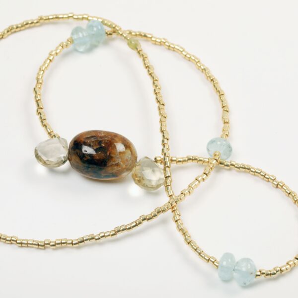 Collier en pierres fines et perles Miyuki, Aigue-marine, Quartz et fermoir Gold-filled