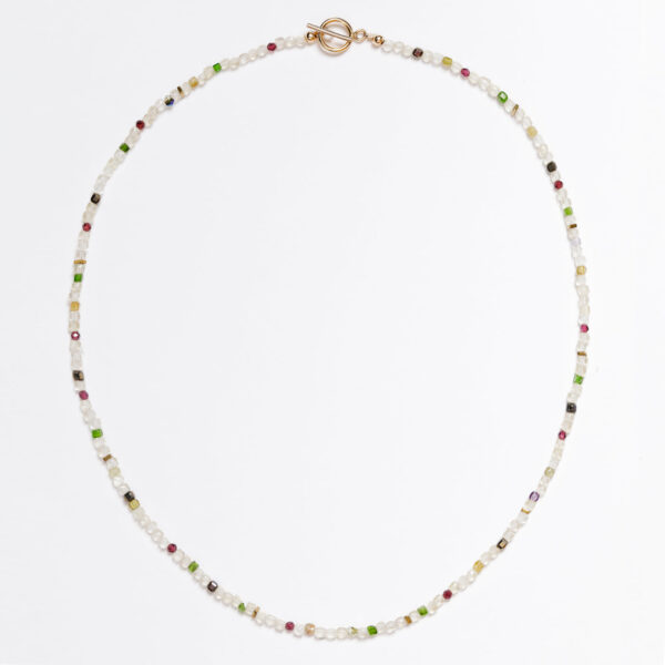 CG2-Collier-ras-de-cou-rubis-citrine-diopside-tourmaline-hematite-doree-fermoir-OT-Goldfilled_55A9931_01.jpg Collier ras-de-cou en pierre naturelles et semi-précieuses