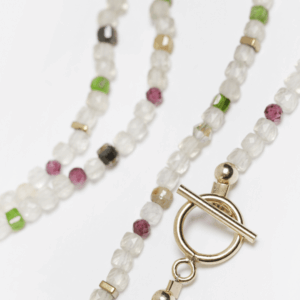 Collier ras-de-cou en pierre naturelles et semi-précieuses
